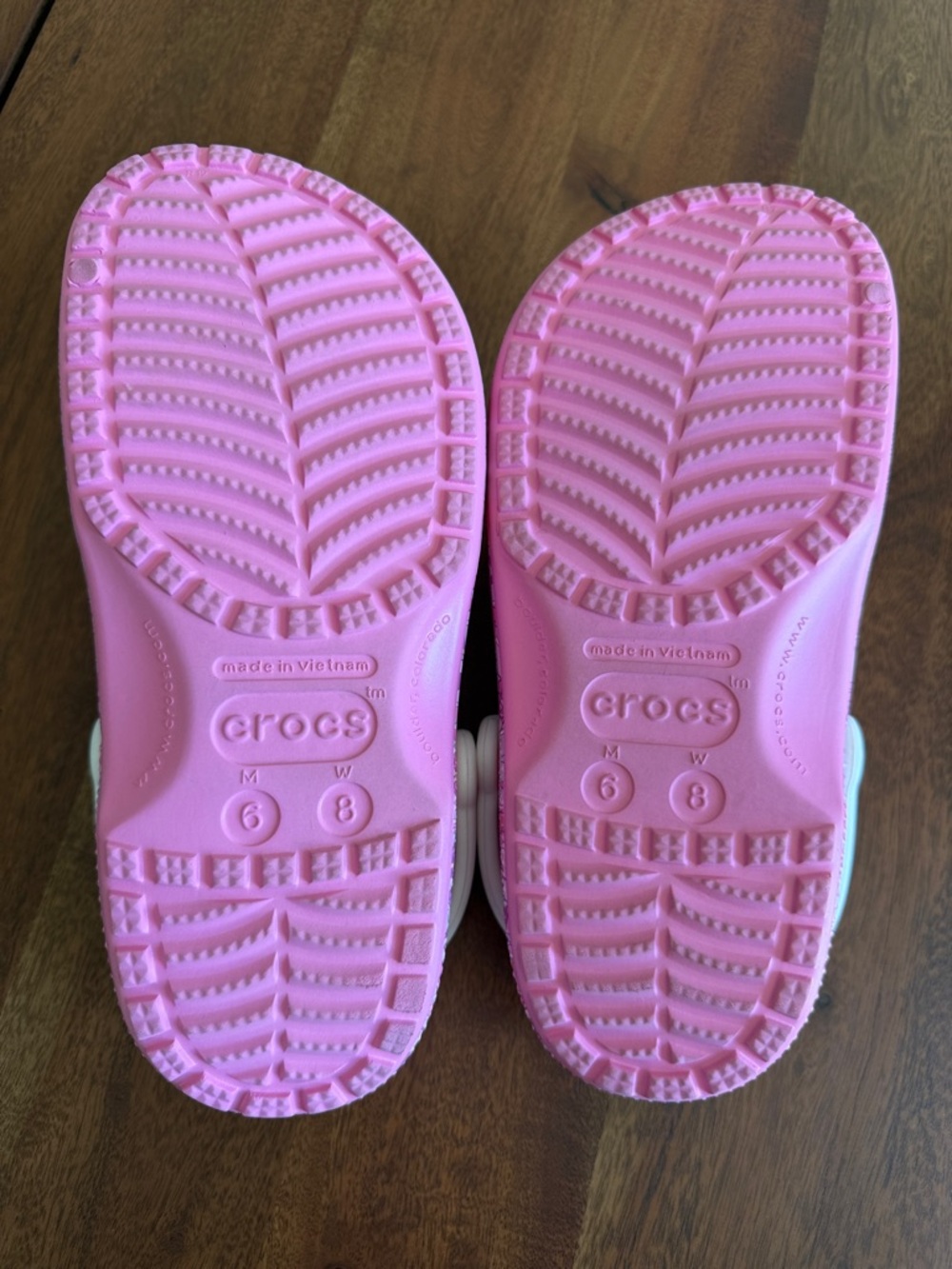 Sanrio Pink Hello Kitty and Friends x Crocs Adult Classic Clog Size M6 W8 - Picture 14 of 15